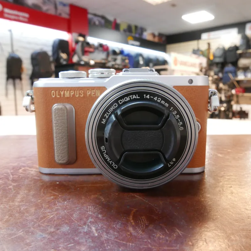 Used Olympus E-PL8 + 14-42mm 2712 Actuations - 12 Months Warranty-1