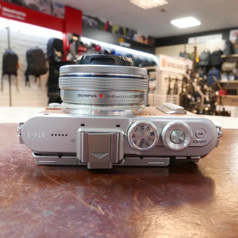 Used Olympus E-PL8 + 14-42mm 2712 Actuations - 12 Months Warranty-4