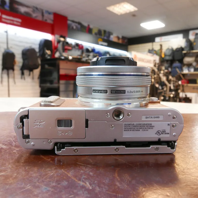 Used Olympus E-PL8 + 14-42mm 2712 Actuations - 12 Months Warranty-5