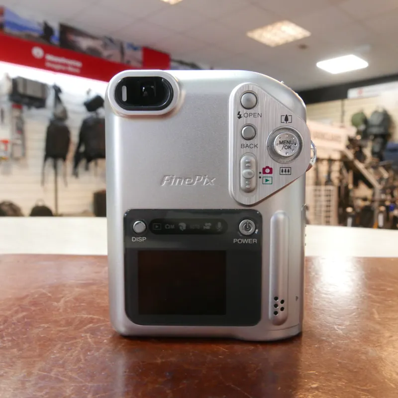 Used Fuji Finepix F601 Zoom Digital Compact - 12 Months Warranty-3