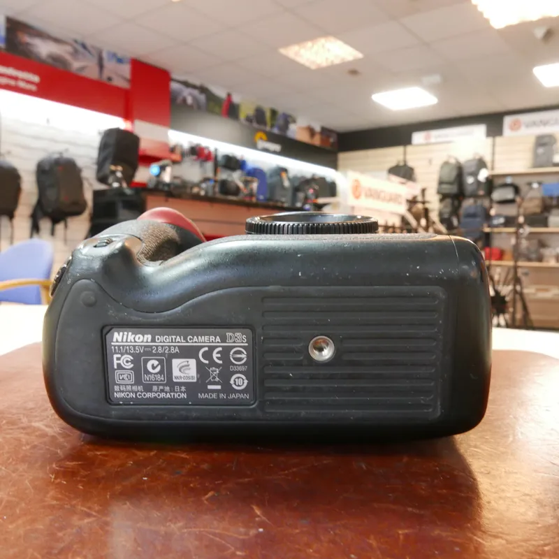 Used Nikon D3S Body - 32033 Actuations - 12 Months Warranty-4