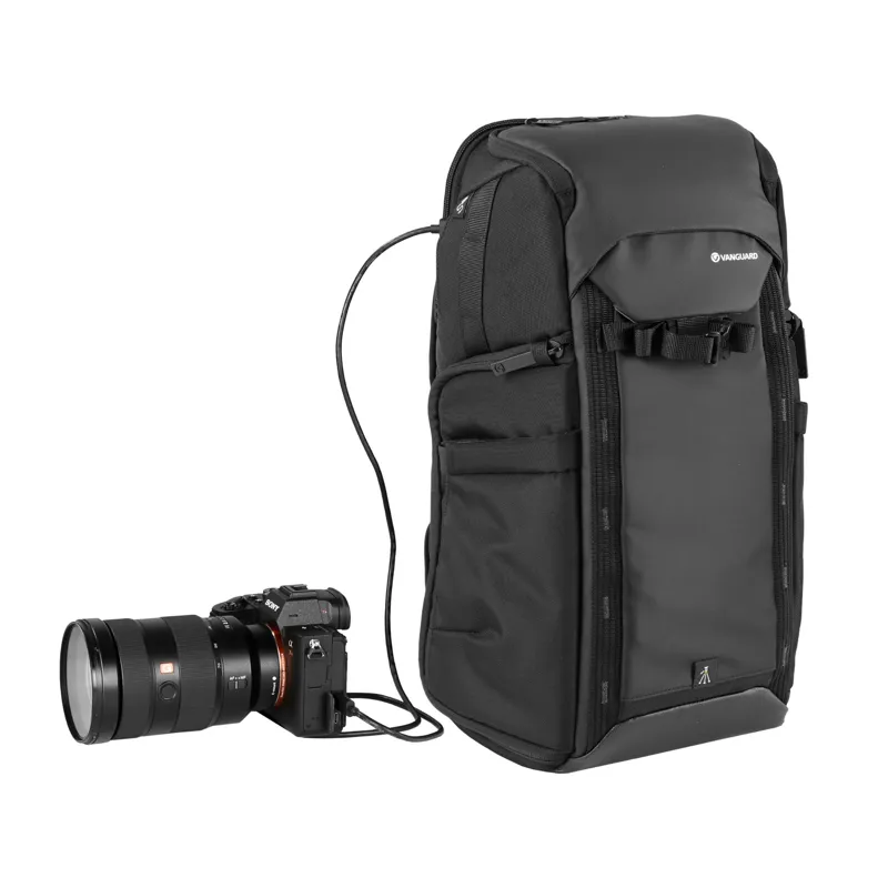 Vanguard Veo Adaptor R44 Backpack With USB Port in Black 