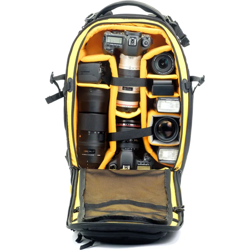 Vanguard Alta Fly 58T Roller Bag -3