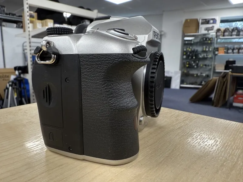 Ex-Display Pentax K-3 Mark III Silver Body -3