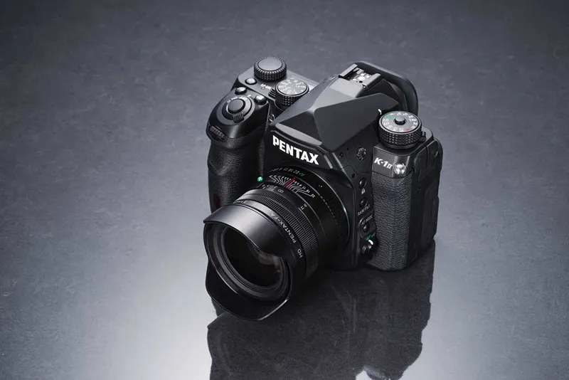 Pentax HD FA 31mm F1.8 Limited Lens in Black-1