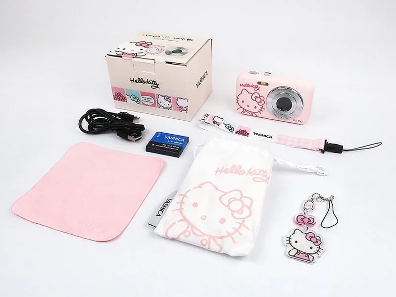 Yashica DZ-100 Hello Kitty Digital Compact Camera in Pink-2