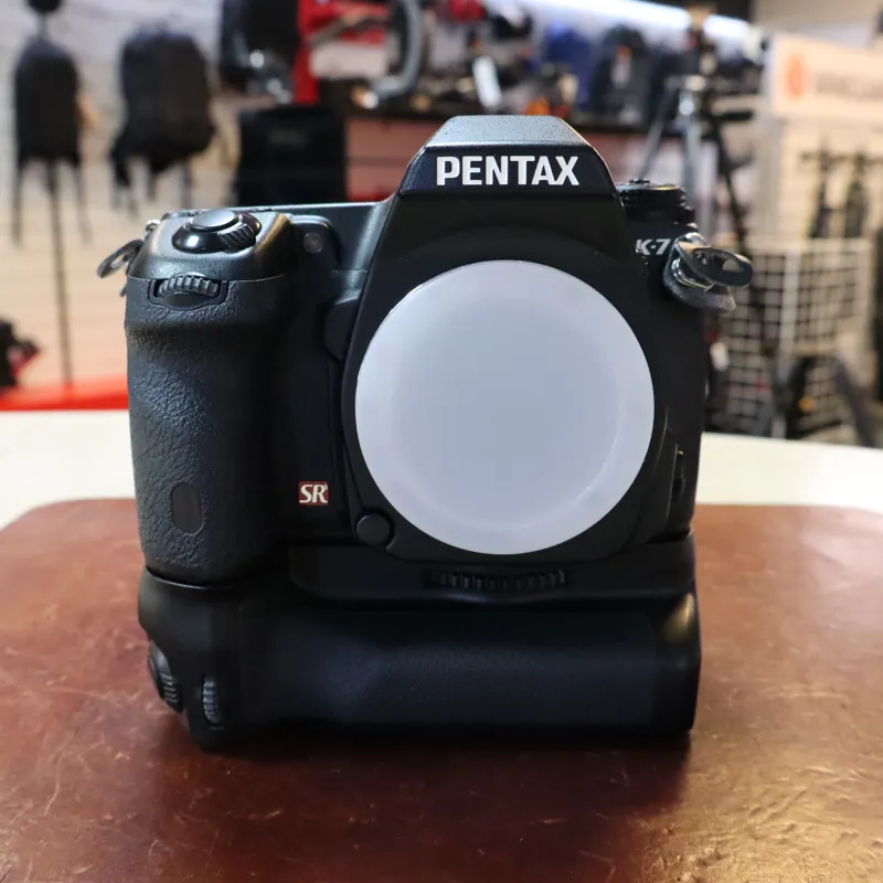 Used Pentax K-7 + DBG-4 Grip - 13762 Actuations - 12 Months Warranty-1