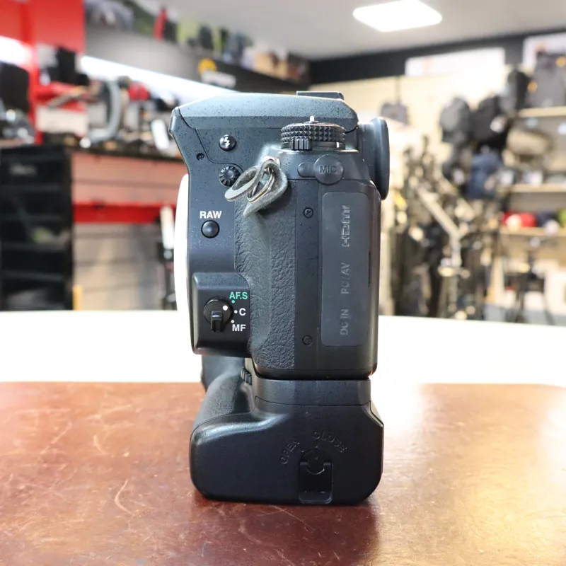 Used Pentax K-7 + DBG-4 Grip - 13762 Actuations - 12 Months Warranty-5