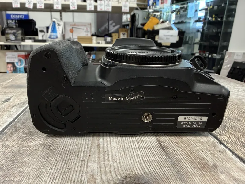 Used Minolta Dynax 7 35mm Film SLR - 3 Months Warranty-2