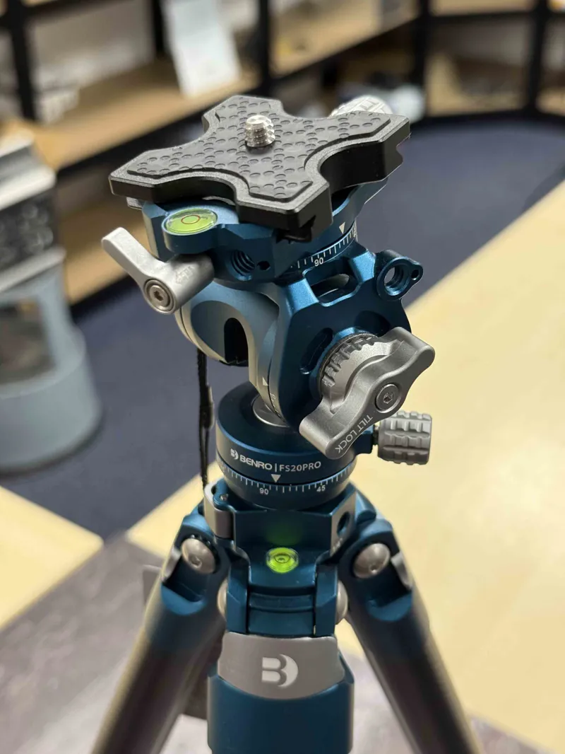 Ex-Display Benro Cyanbird Carbon Fibre Tripod with FS20PRO Hybrid Head-5