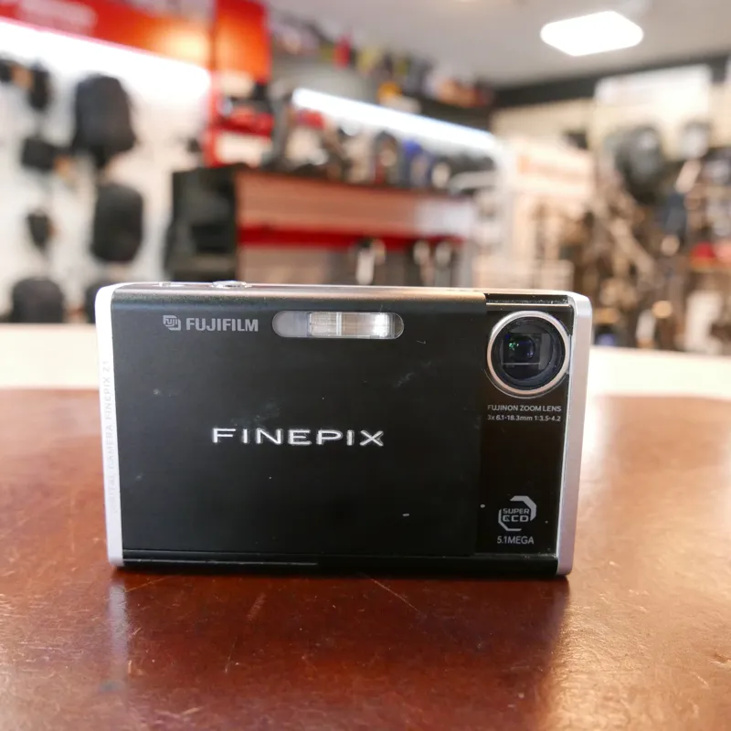 【動作確認済み】FUJIFILM FinePix XP90 訳ありxp90 (動作未確認) FUJIFILM Finepix XP90 防水耐衝撃 Wi-Fi 2台