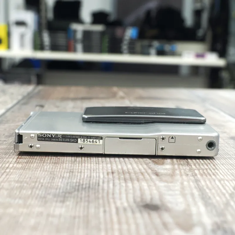 Used Sony Cybershot DSC-T7 Digital Compact - 3 Months Warranty-4