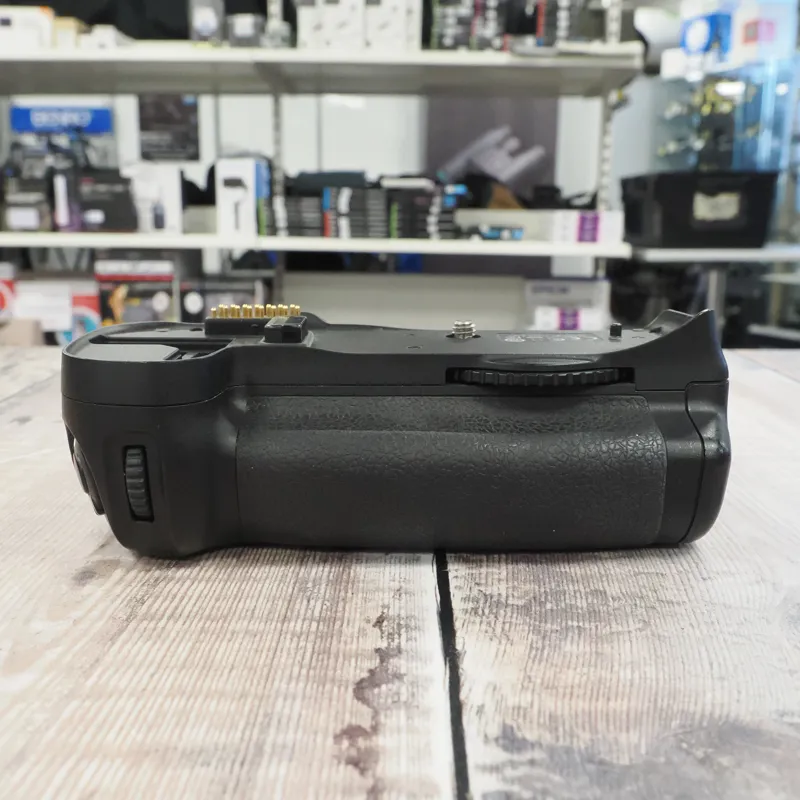 Used Nikon MB-D10 Grip - D700 - 12 Months Warranty