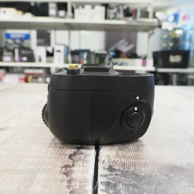 Used Nikon MB-D10 Grip - D700 - 12 Months Warranty-2