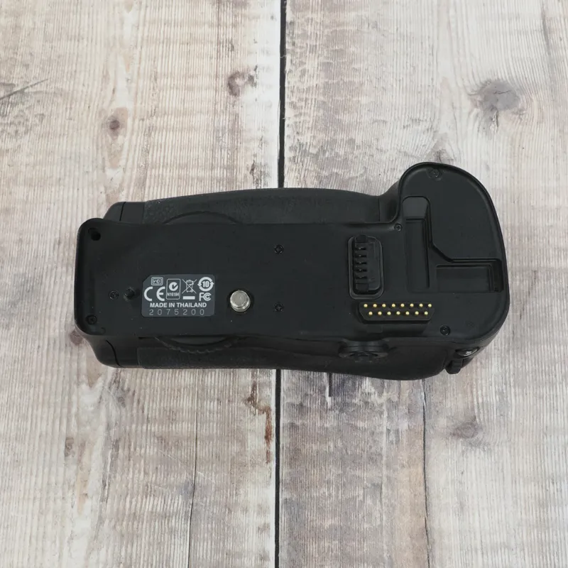 Used Nikon MB-D10 Grip - D700 - 12 Months Warranty-3