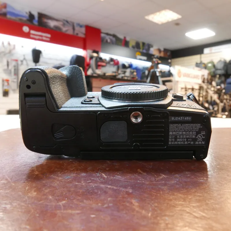 Used Olympus OM-D E-M1 Mark III - 6274 Actuations - 12 Months Warranty-5