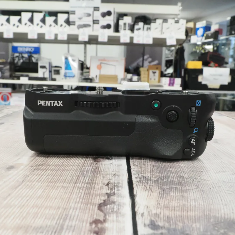 Used Pentax D-BG8 Battery Grip - K-3 III - 12 Months Warranty-2