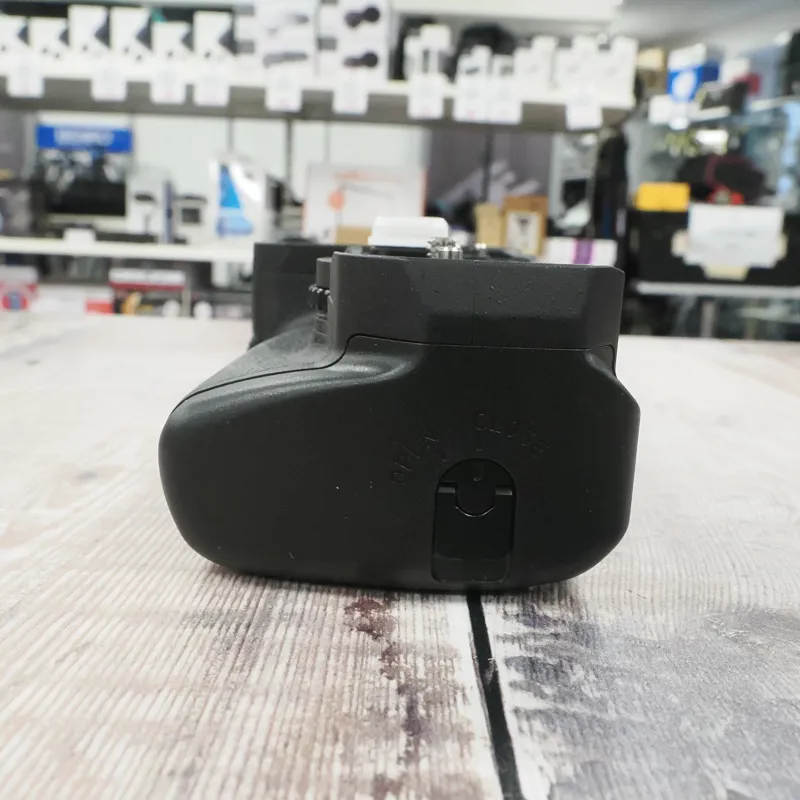 Used Pentax D-BG8 Battery Grip - K-3 III - 12 Months Warranty-4