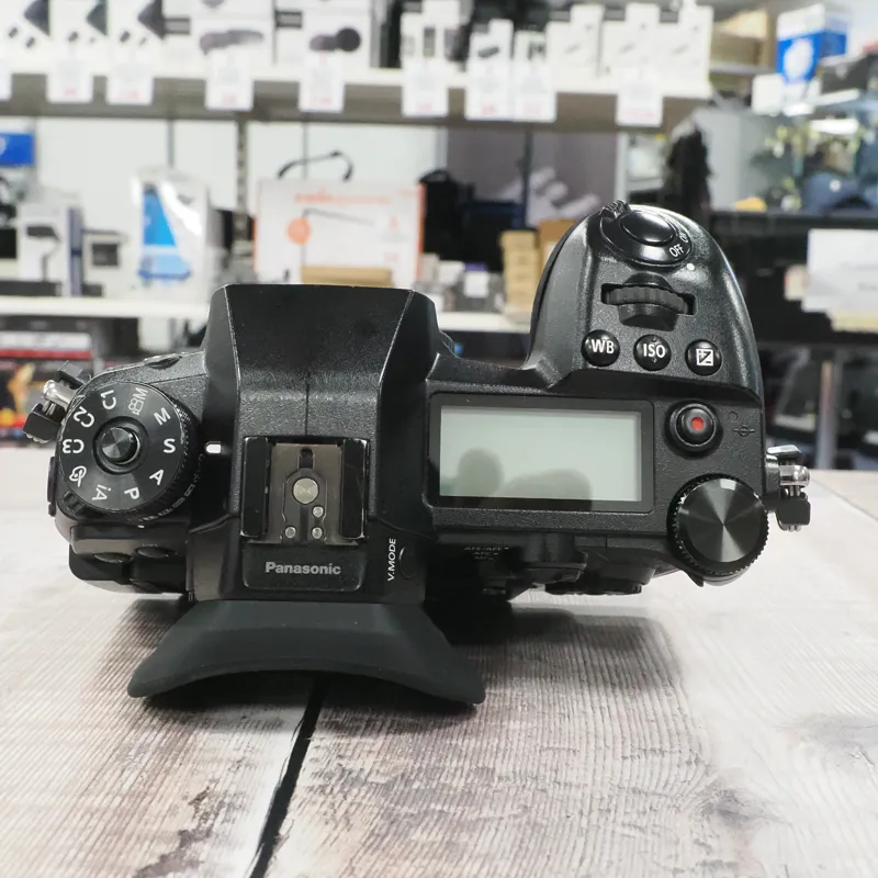 Used Panasonic Lumix G9 Body - 1953 Actuations - 12 Months Warranty-4