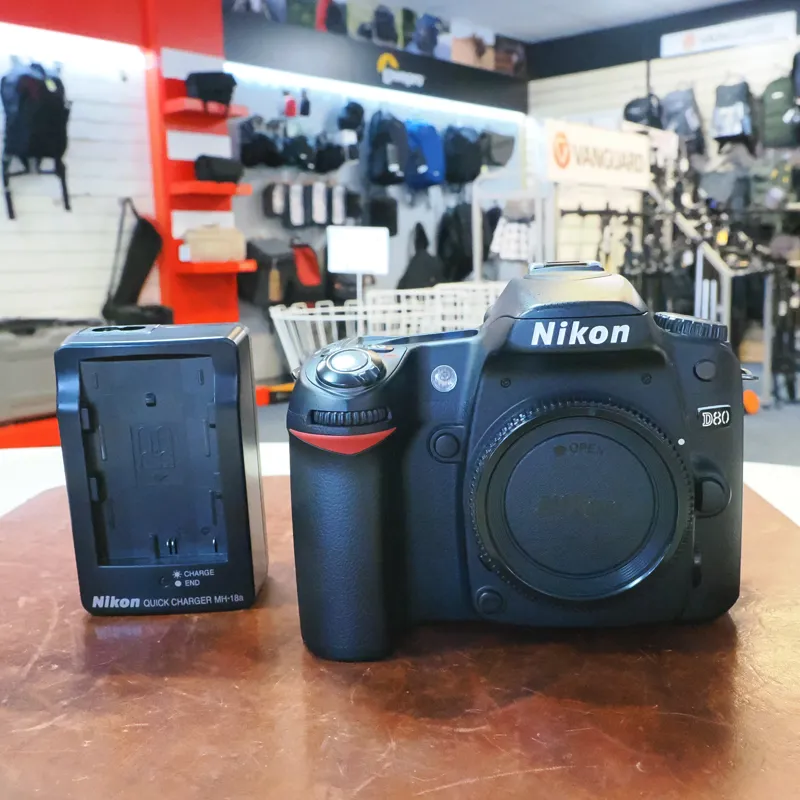 Nikon D800 ボディ MH-25a付き 188