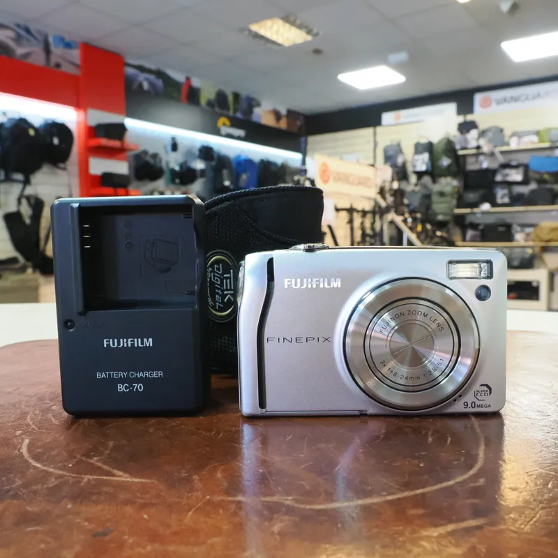 Used Fujifilm F47 FD Digital Compact - 3 Months Warranty