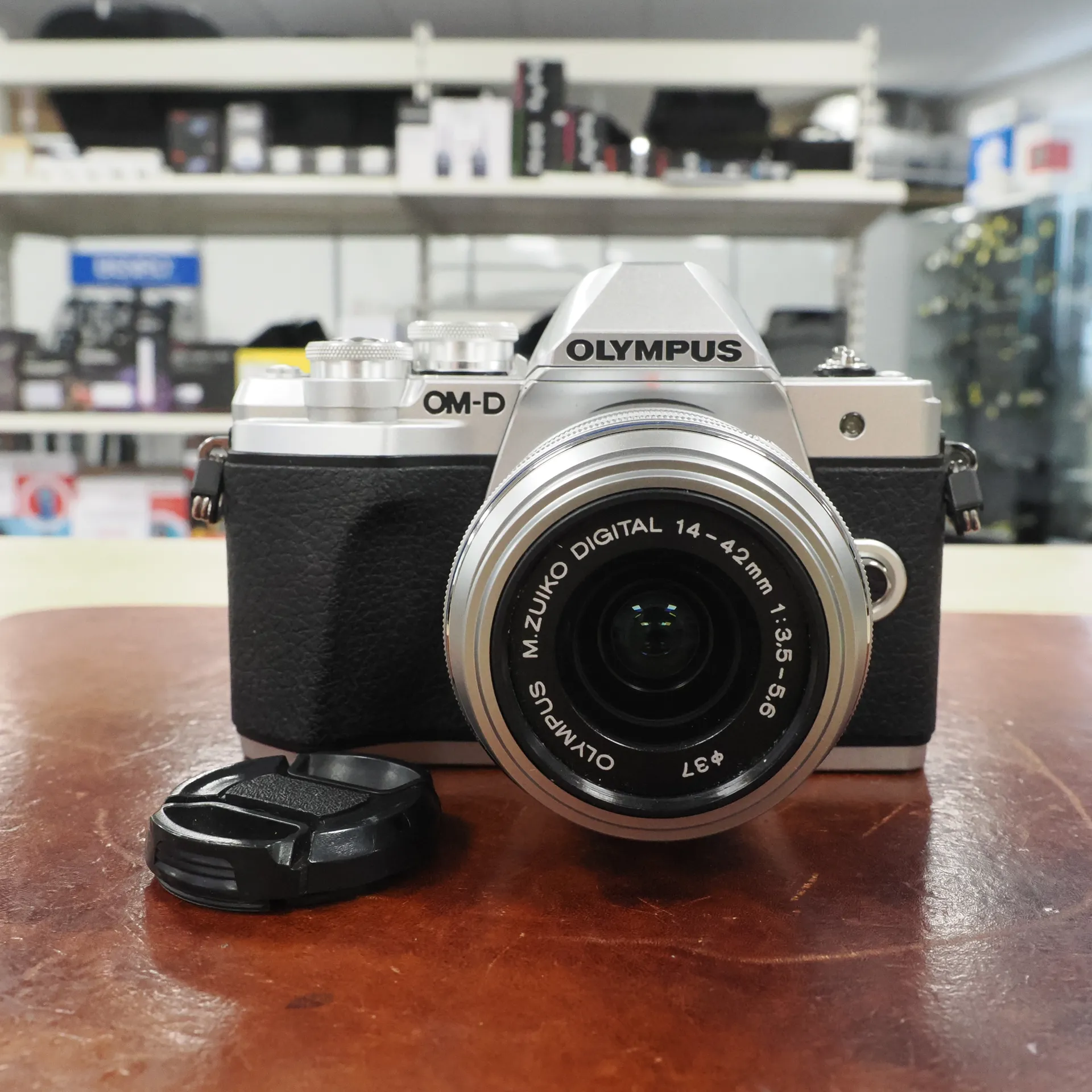 Test Olympus OM-D E-M10 Mark IV + M. Zuiko Digital 14-42 mm EZ ED MSC