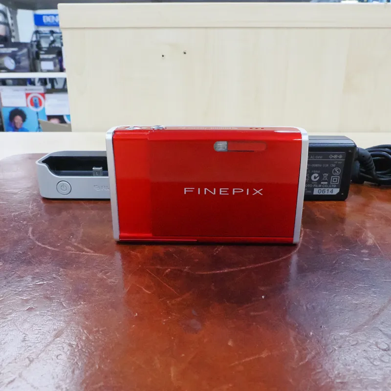 Used Fujifilm Finepix Z2 Digital Compact - Red - 3 Months Warranty
