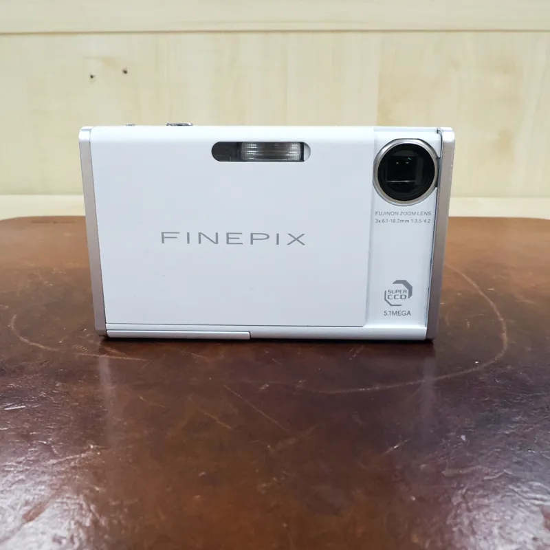 Used Fujifilm Finepix Z2 Digital Compact - White - 3 Months Warranty-2