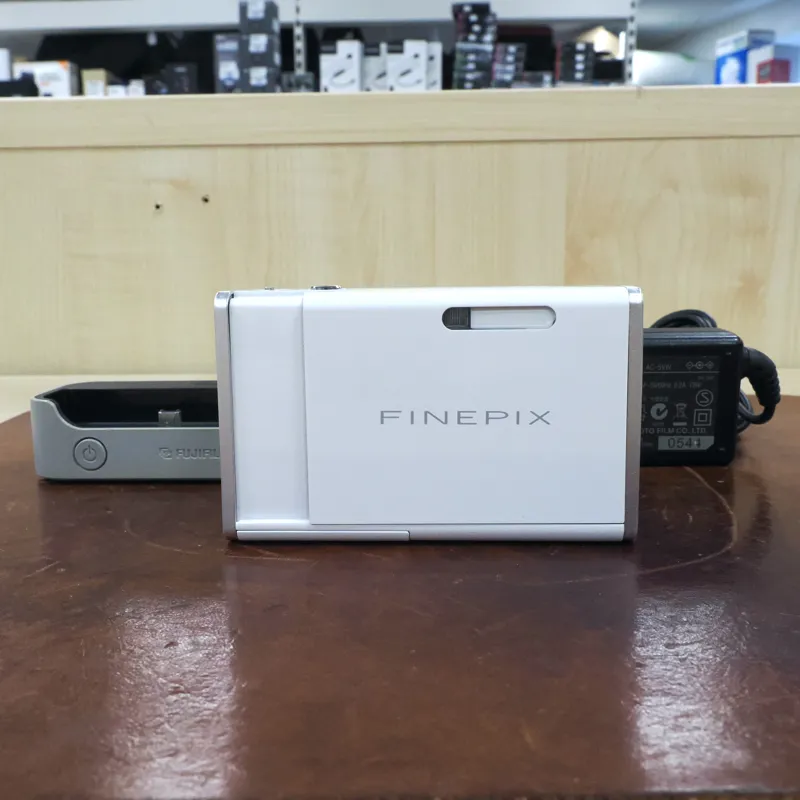 Used Fujifilm Finepix Z2 Digital Compact - White - 3 Months Warranty