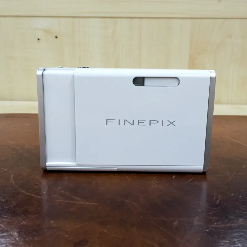 Used Fujifilm Finepix Z2 Digital Compact - White - 3 Months Warranty-1