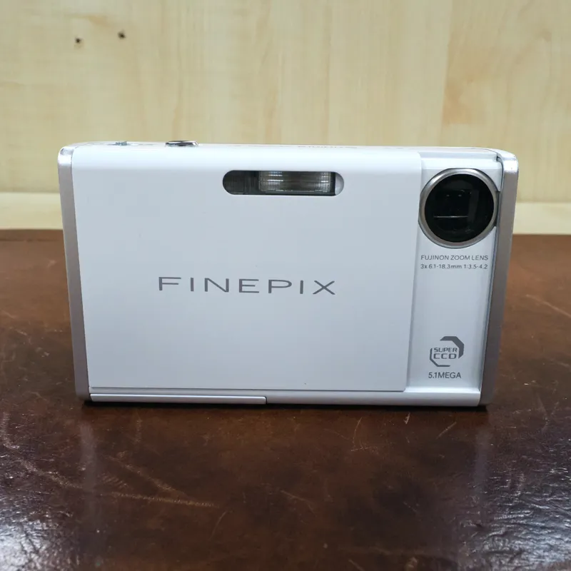 Used Fujifilm Finepix Z2 Digital Compact - White - 3 Months Warranty-2