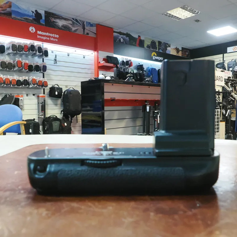 Used Canon BP-E1 Battery Grip - For EOS-1N - 12 Months Warranty-1