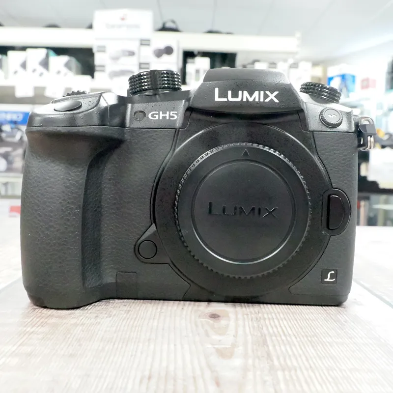 Used Panasonic Lumix GH5 Body - 252 Actuations - 12 Months Warranty-1