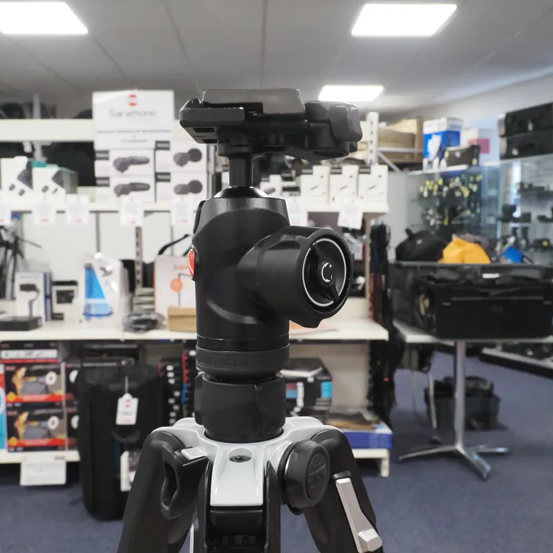 Used Manfrotto BeFree Tripod + MH494-BH Head - 12 Months Warranty-2