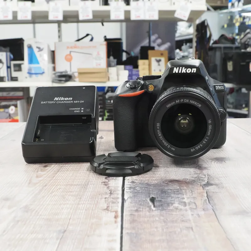 Used Nikon D5600 + AF-P 18-55mm G VR - 16586 Actuations - 12 Months Warranty