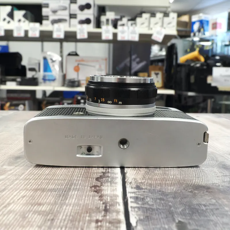 Used Olympus Trip 35 Film Compact - 3 Months Warranty-3