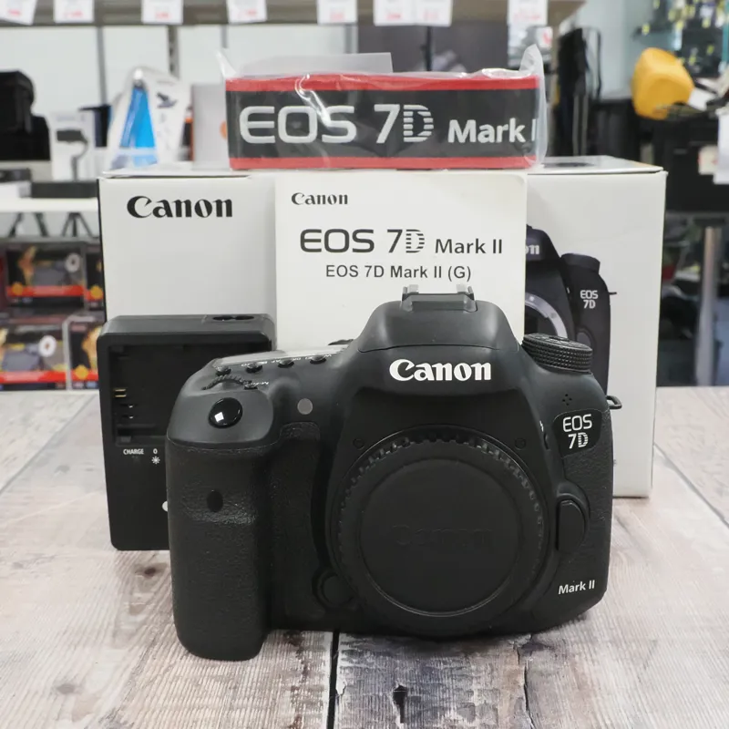 Used Canon EOS 7D Mark II Body - 9806 Actuations - 12 Months Warranty