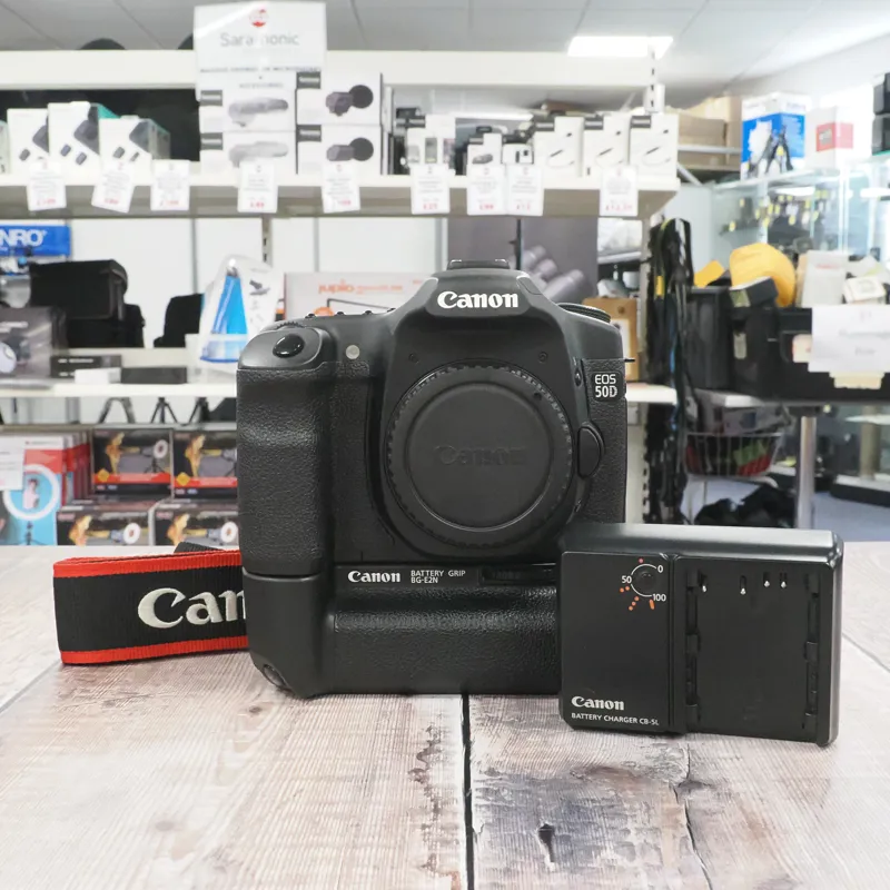 Used Canon EOS 50D + BG-E2 Grip - 3282 Actuations - 12 Months Warranty