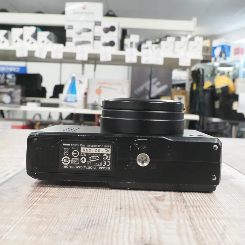 Used Sigma DP1 Compact Digital Camera - 12 Month Warranty-4