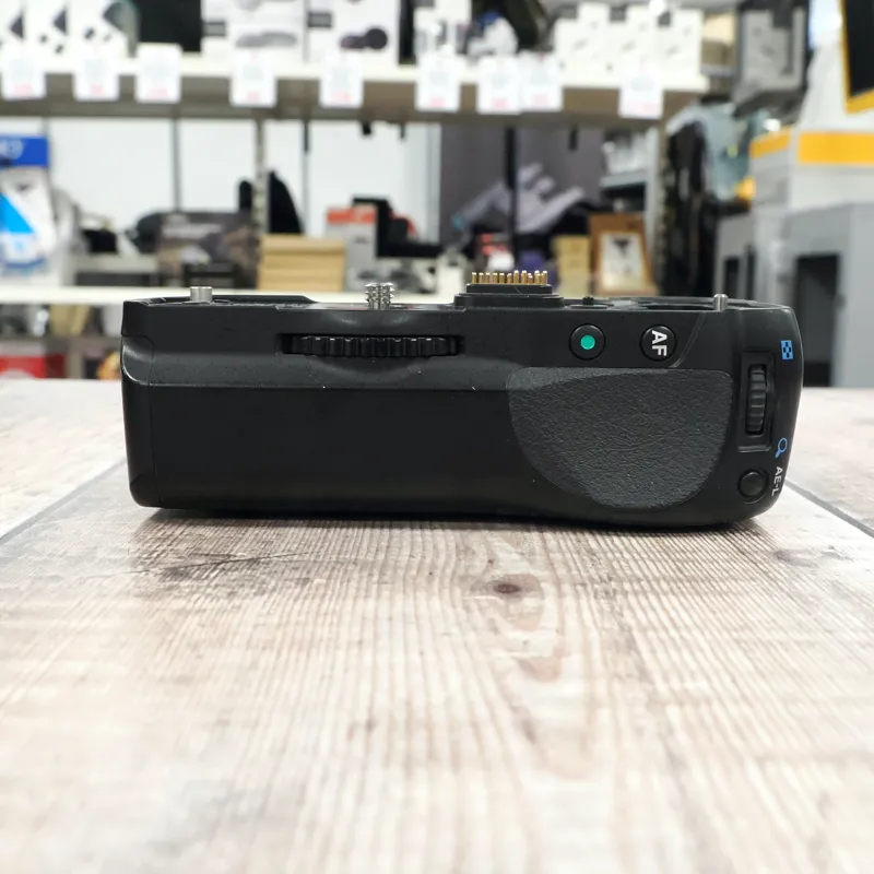 Used Pentax D-BG5 Battery Grip - K3 II - 12 Months Warranty-1