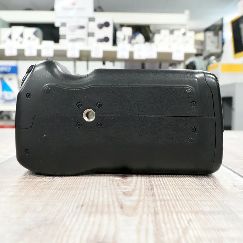 Used Pentax D-BG5 Battery Grip - K3 II - 12 Months Warranty-4