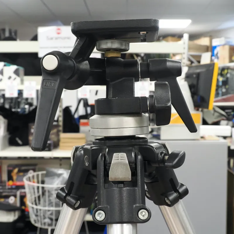 Used Manfrotto Art 190 Tripod + 06 Head - 3 Months Warranty-2