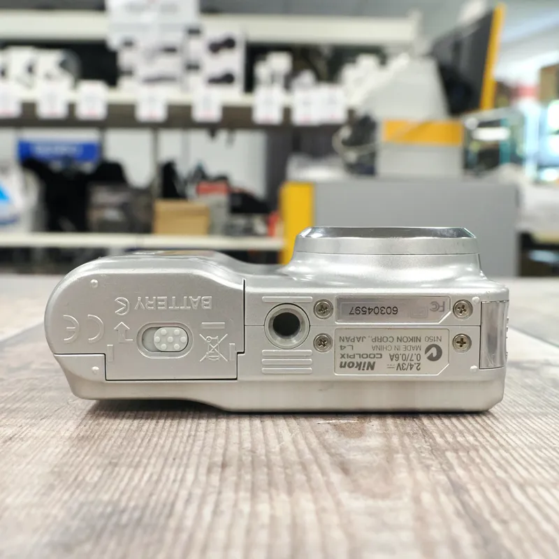 Used Nikon Coolpix L4 Digital Compact - 3 Months Warranty-4