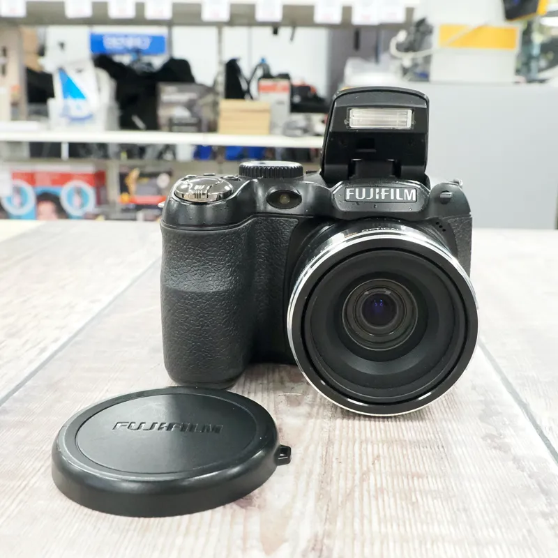 Used Fuji Finepix S1900 Digital Compact - 3 Months Warranty-1