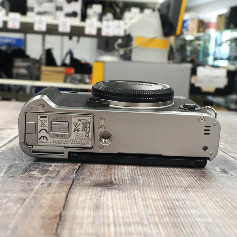 Used Fujifilm X-T10 Body - Silver - 12 Months Warranty-4