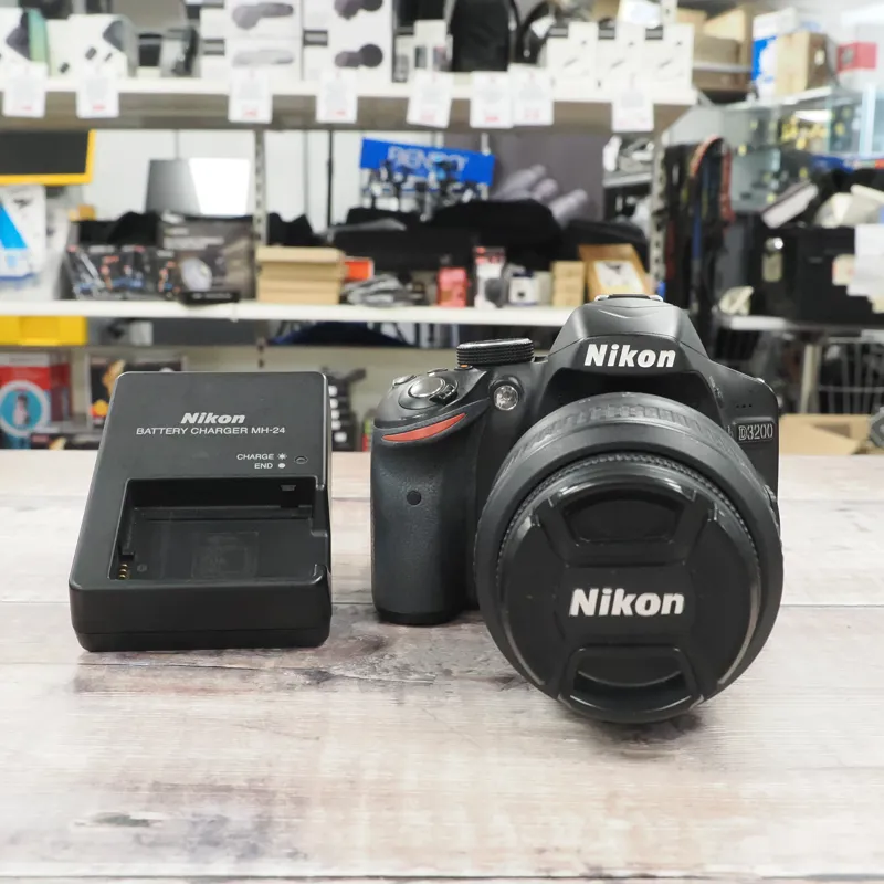 Used Nikon D3200 + AF-S 18-55mm VR - 6601 Actuations - 12 Months Warranty