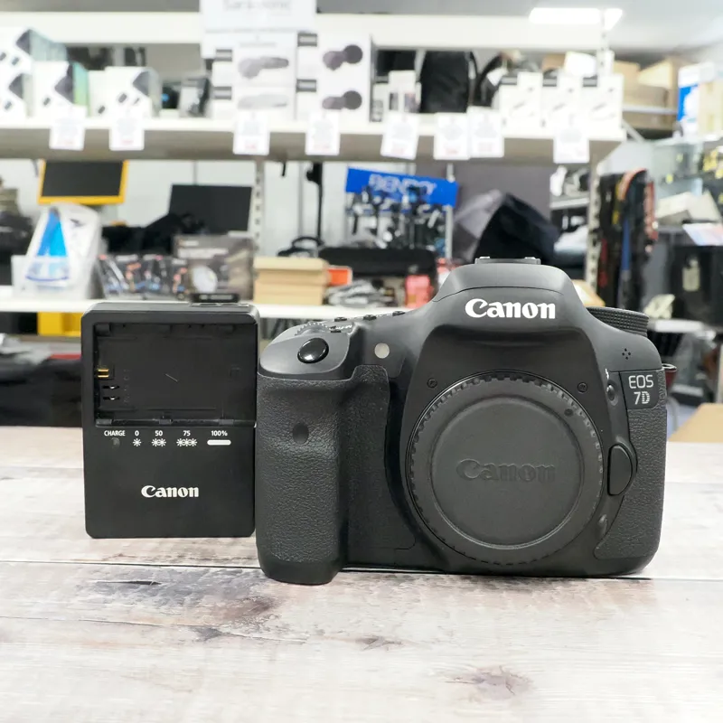 Used Canon EOS 7D Mark I - 7461 Actuations - 12 Months Warranty