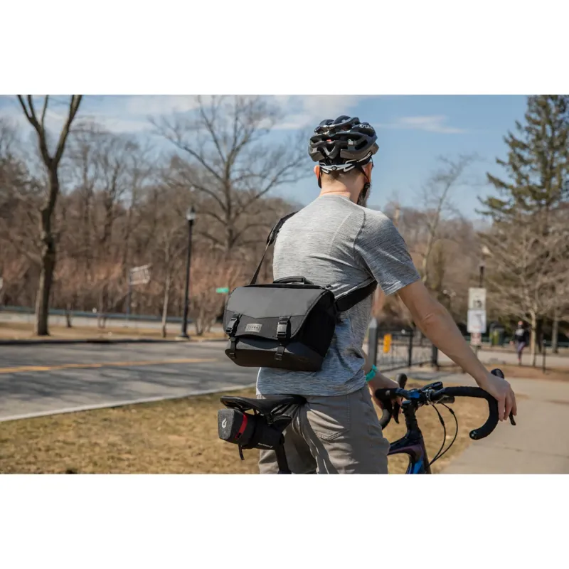 Ex-Display Tenba DNA 9 Slim Messenger Bag in Black-4