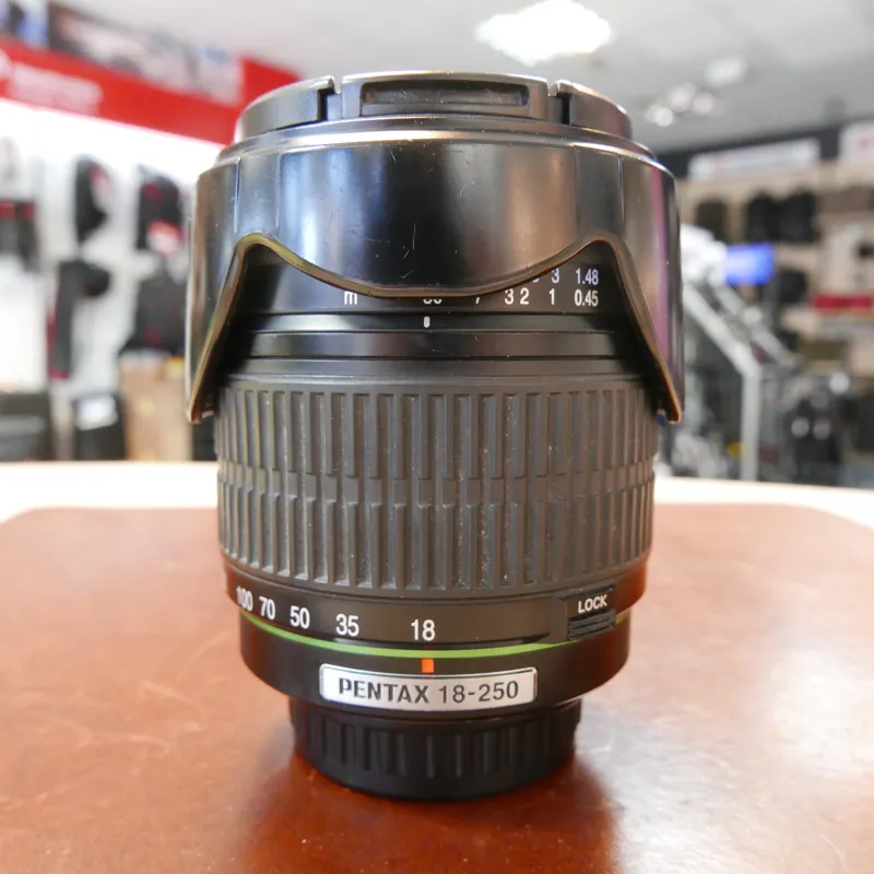 Used Pentax 18-250mm DA ED AL F3.5-6.3 SMC lens - 1 YEAR GTEE