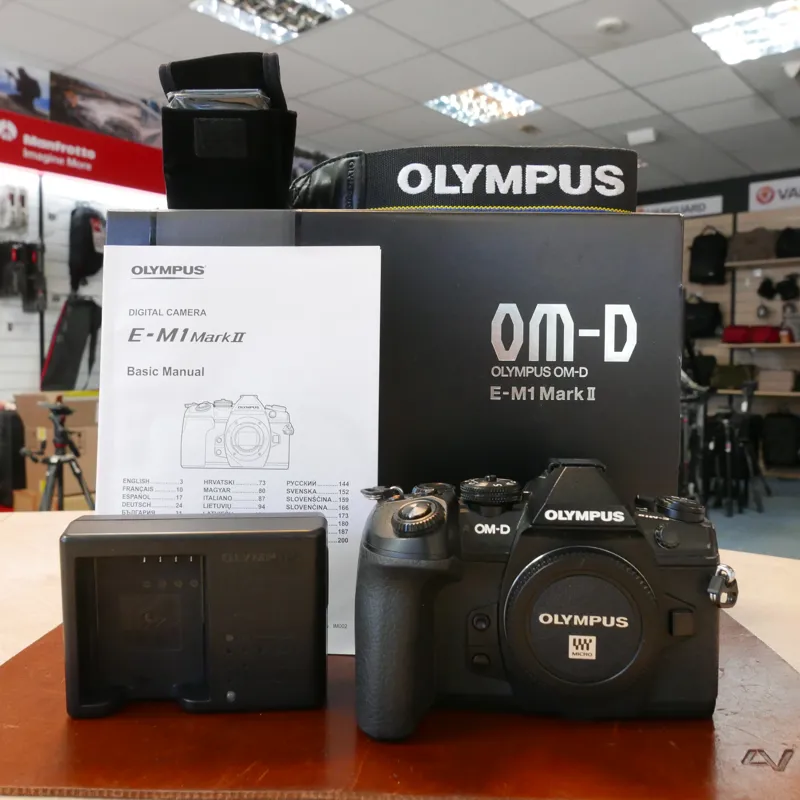 Used Olympus OM-D E-M1 Mark II Body with 4271 actuations - 1 YEAR GTEE